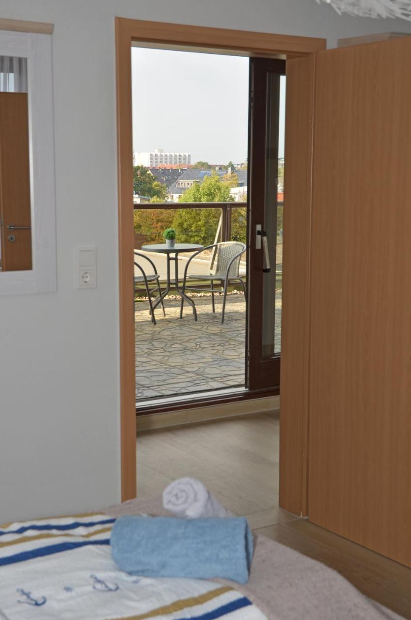 Hotel Zur Seerobbe Куксхавен Екстериор снимка